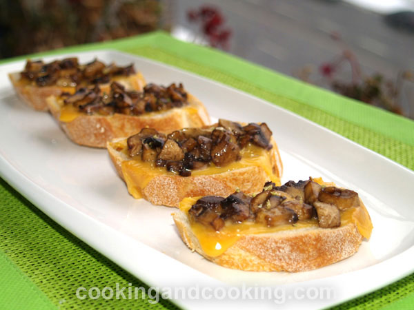 Crostini with Mushrooms