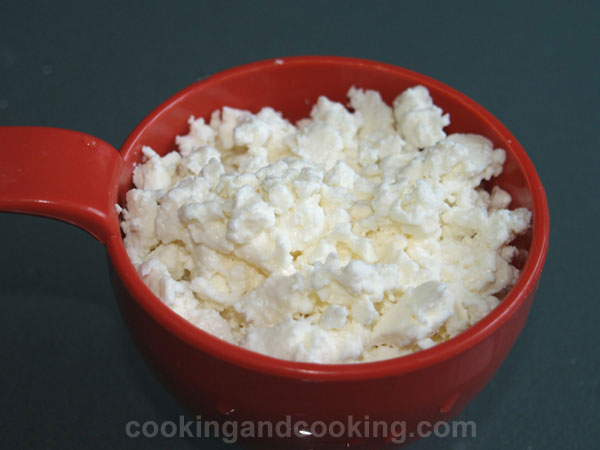 How to Crumble Feta Cheese