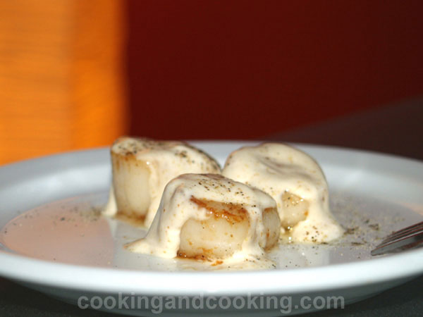 Fried Scallop with Mayo Sauce