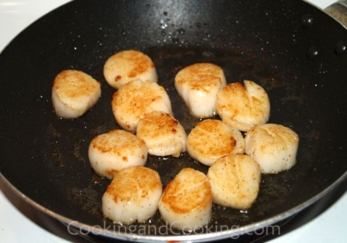 Fried Scallop with Mayo Sauce
