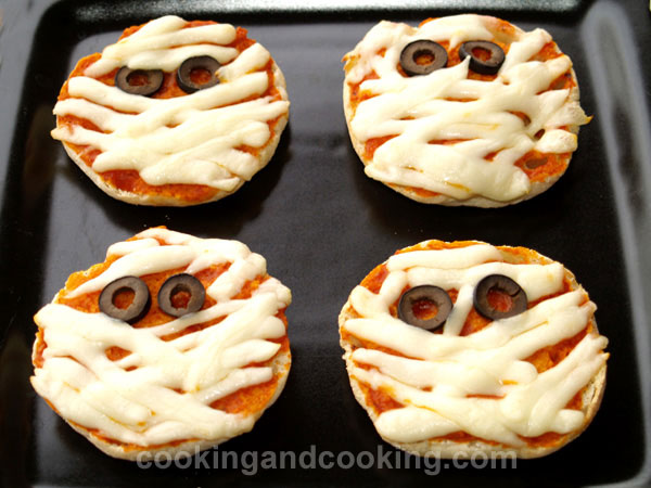 Halloween Mummy Pizza