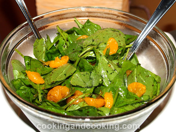 Spinach Salad with Mandarin Orange