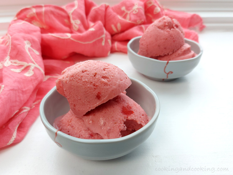 Strawberry Frozen Yogurt